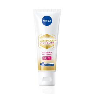 NIVEA Luminous Even Glow Oil Control Day Cream & Moisturizer SPF 50 | Patented Thiamidol (60X More Effective Than Vitamin C) | Dark Spots & Pigmentation | Oil Control, Brightening & Even Tone with Hyaluronic Acid | 40ml